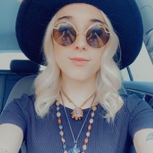 Meet your Posher, Kaitlyn